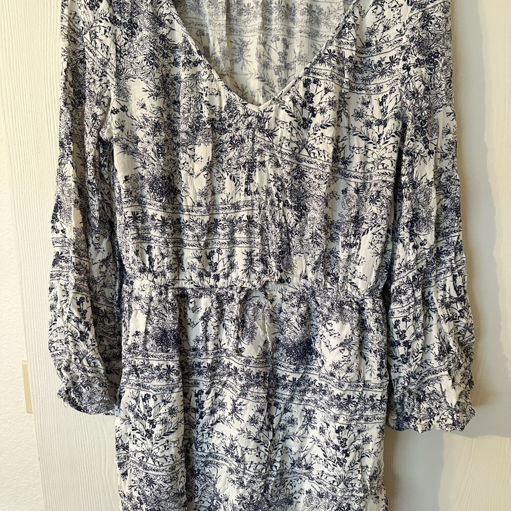 O’Neill soft and flirty Rayon summer dress. Size L fits 8-10. EUC